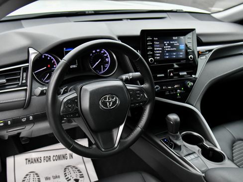 Used 2023 Toyota Camry SE image 16