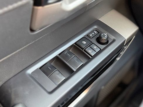 Used 2024 Toyota Tundra Limited image 24