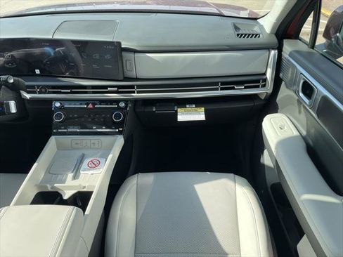 New 2025 Hyundai Santa Fe SEL image 16