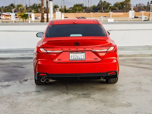 Used 2025 Toyota Camry SE image 8