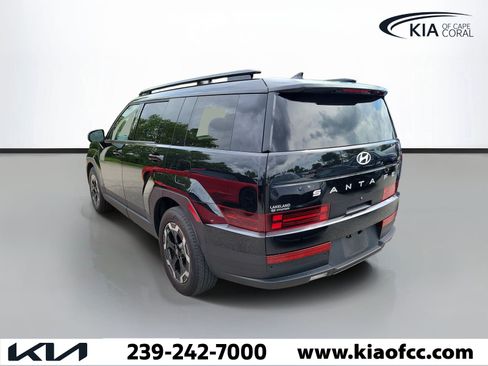 Used 2024 Hyundai Santa Fe SEL FWD image 4