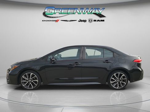 Used 2020 Toyota Corolla SE FWD image 2