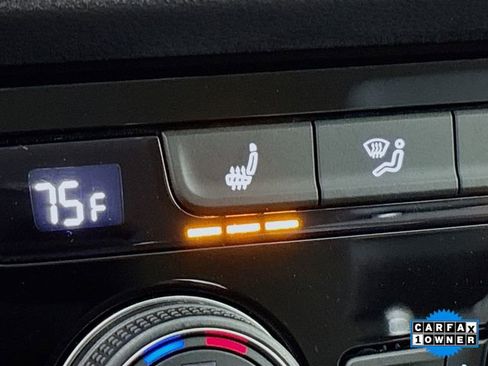 Used 2024 Volkswagen Taos SE image 19