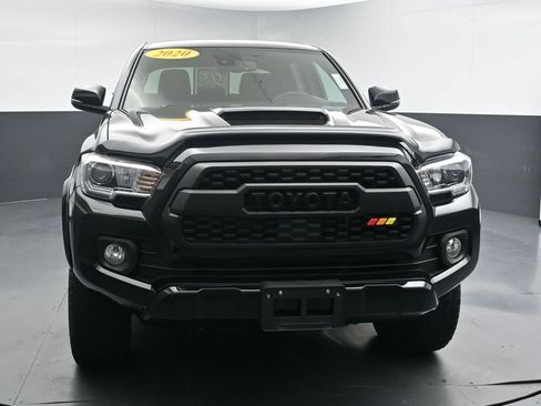 Used 2020 Toyota Tacoma TRD Sport w/ Technology Package AWD/4WD image 3
