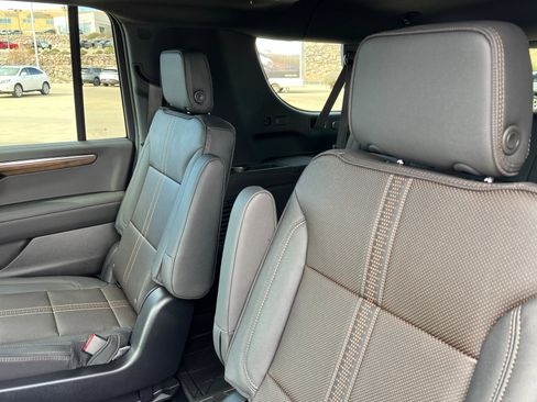 New 2026 Chevrolet Suburban High Country image 21