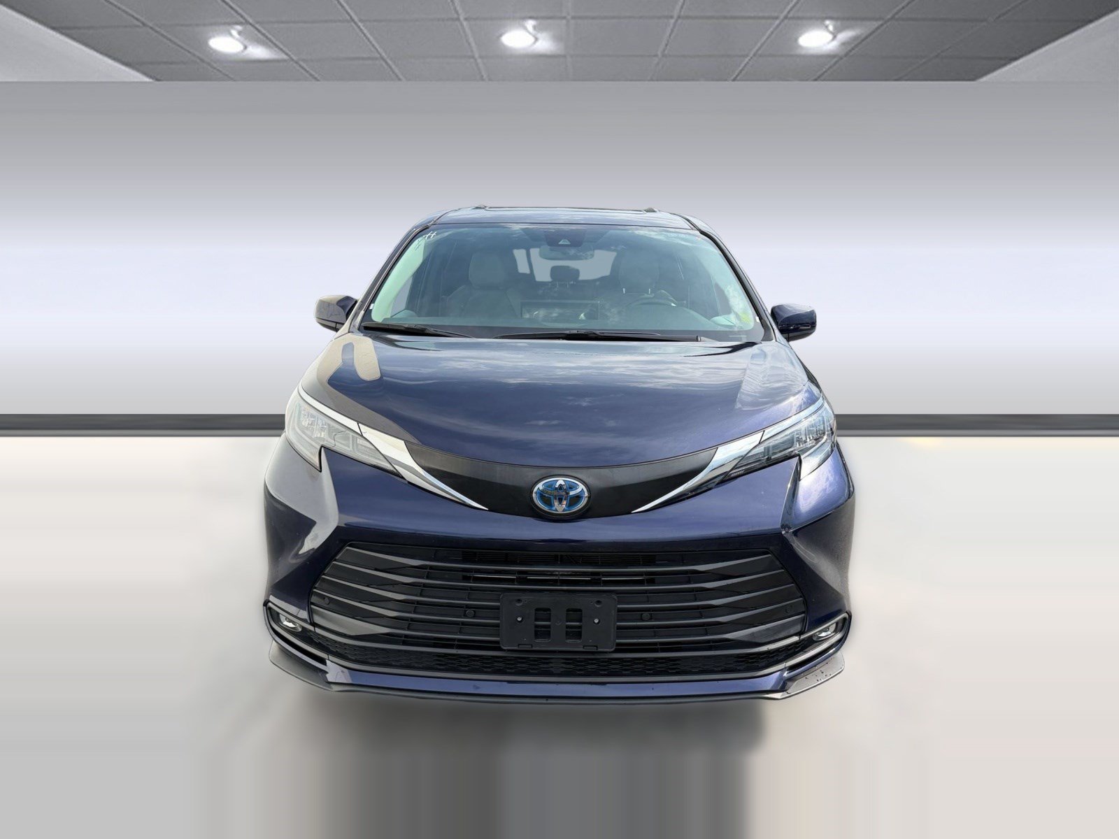 Used 2025 Toyota Sienna XLE FWD image 6