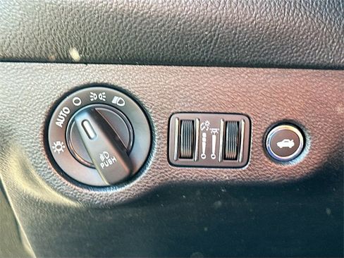 Used 2023 Dodge Challenger SXT w/ Blacktop Package image 10