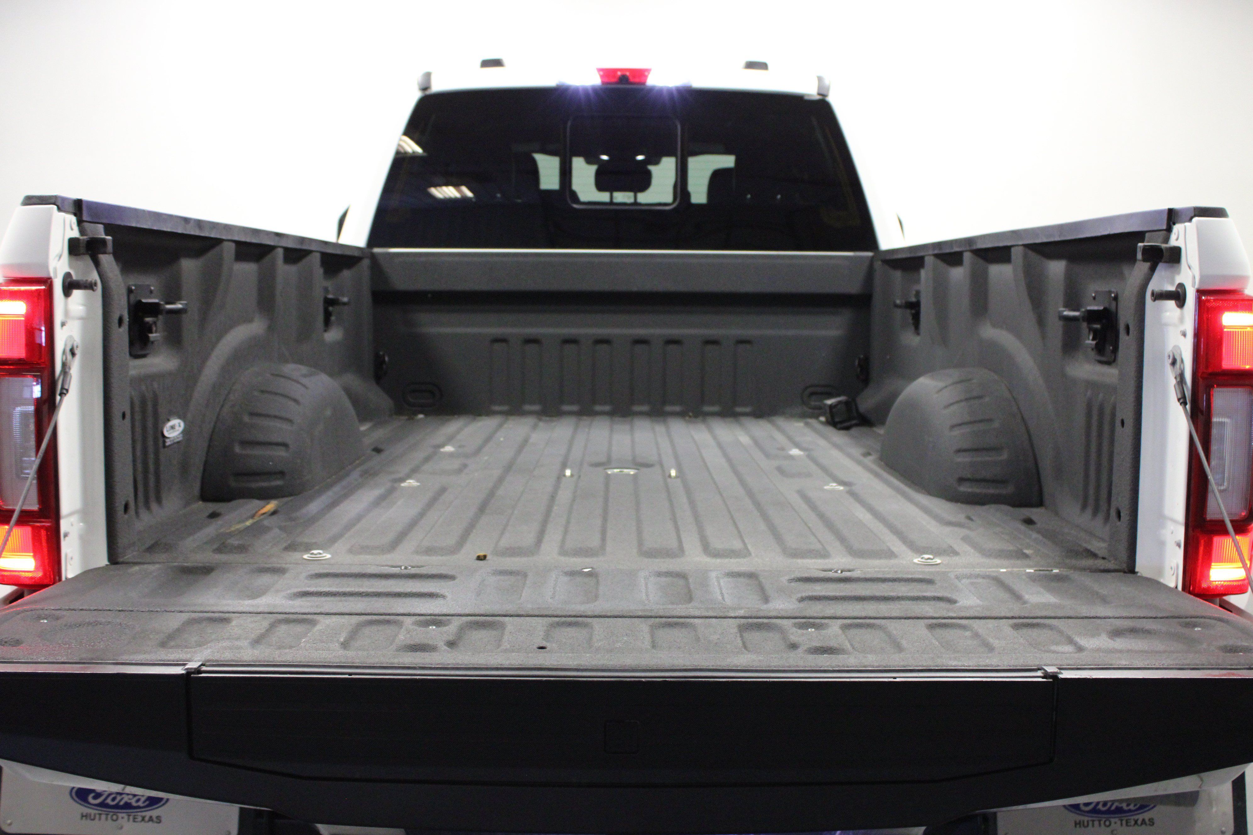 Used 2022 Ford F350 Lariat w/ Lariat Ultimate Package AWD/4WD image 14