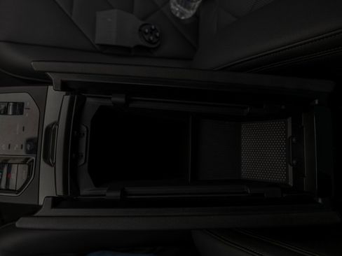 Used 2025 BMW iX M60 image 40