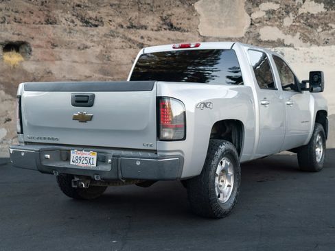 Used 2010 Chevrolet Silverado 1500 LTZ w/ Max Trailering Pack AWD/4WD image 6