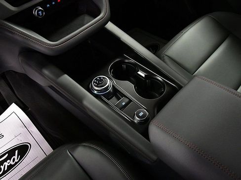 New 2026 Ford Explorer Active w/ Active Comfort Package AWD/4WD image 23