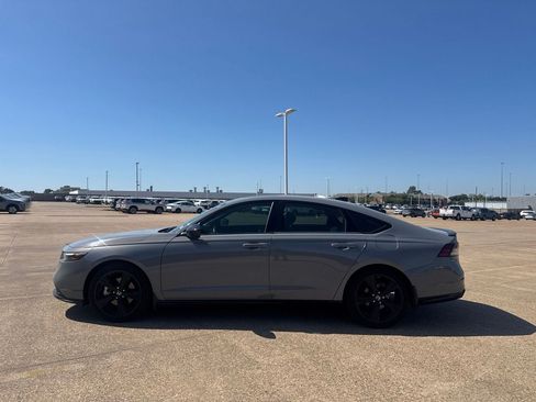 Used 2023 Honda Accord Sport image 15