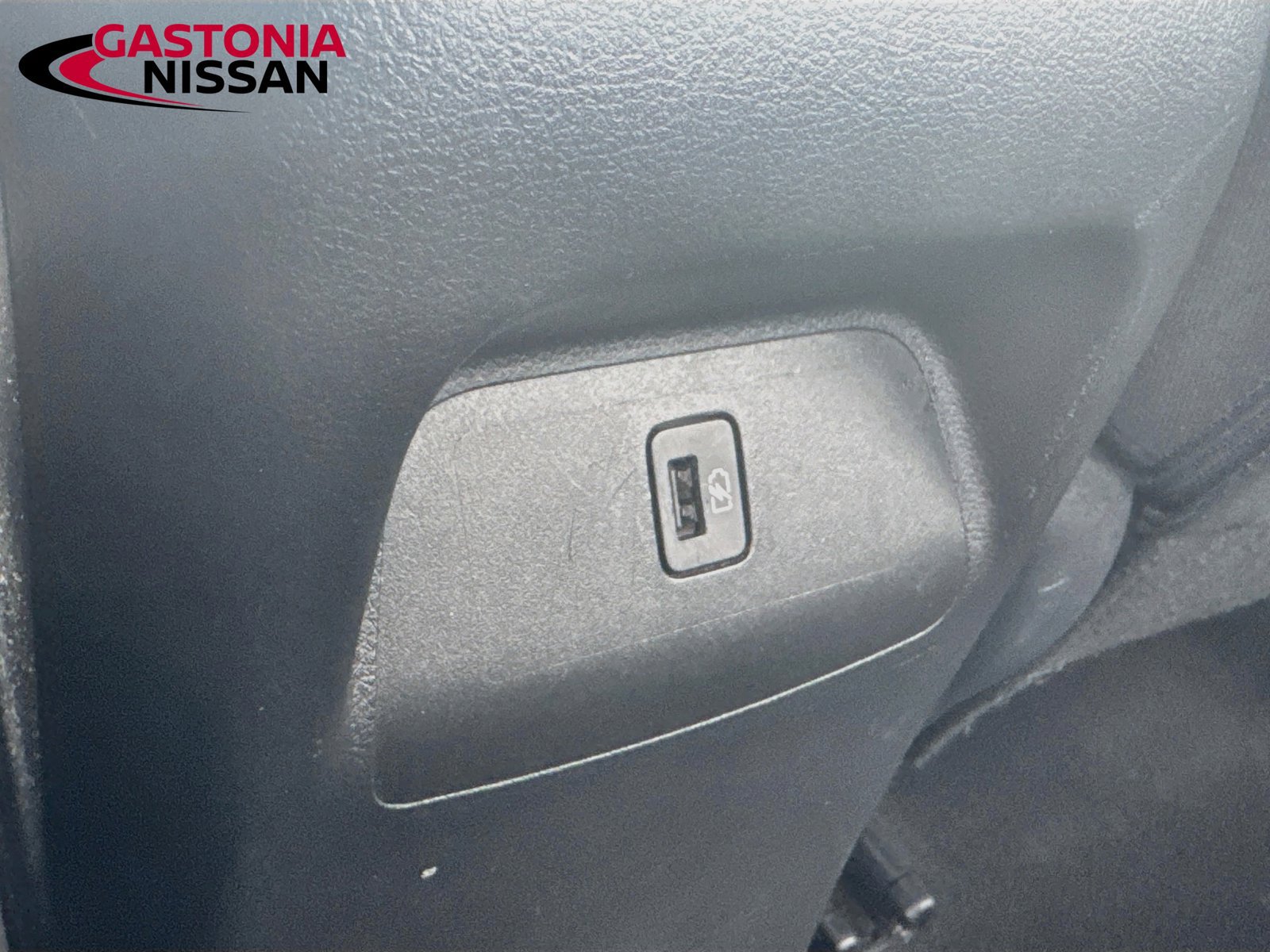 Used 2024 Nissan Sentra SV FWD image 32