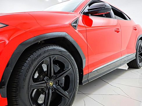 Used 2020 Lamborghini Urus AWD/4WD image 24