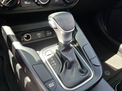 Used 2023 Kia Soul LX w/ Option Group 015 FWD image 14