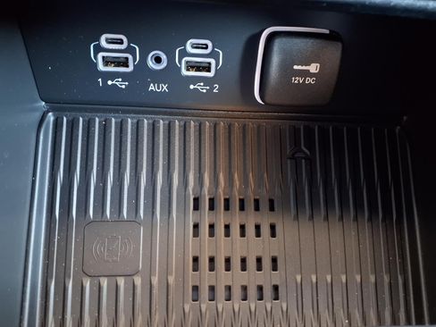 New 2026 Jeep Grand Cherokee Altitude AWD/4WD image 10