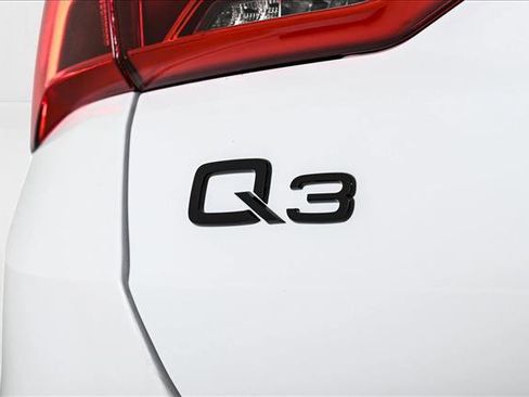 New 2025 Audi Q3 2.0T Premium image 5