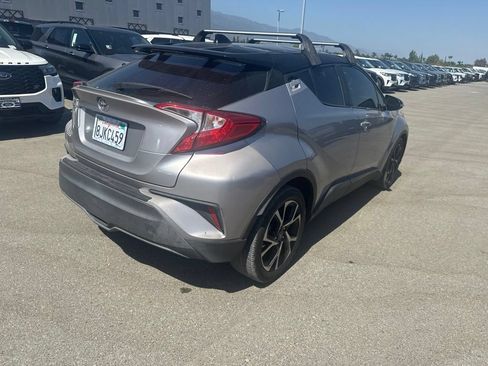 Used 2019 Toyota C-HR XLE FWD image 8
