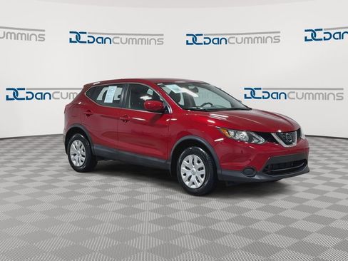 Used 2018 Nissan Rogue Sport S FWD image 2