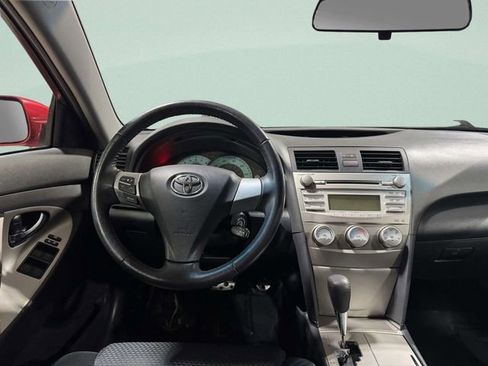 Used 2011 Toyota Camry image 12