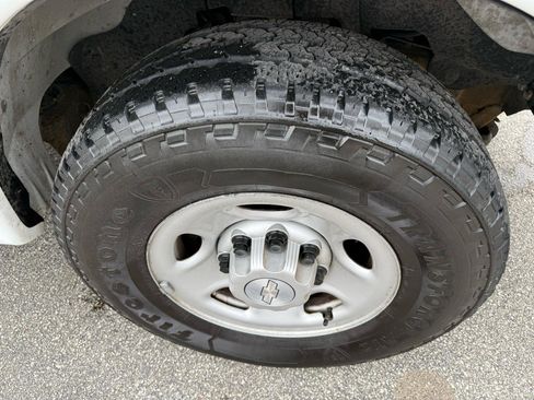 Used 2020 Chevrolet Express 2500 w/ Driver Convenience Package image 9