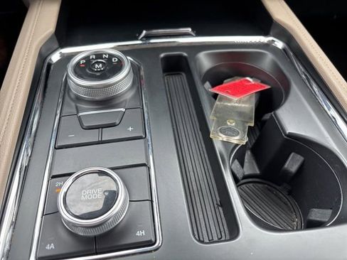 Used 2024 Ford Expedition Max XLT image 27