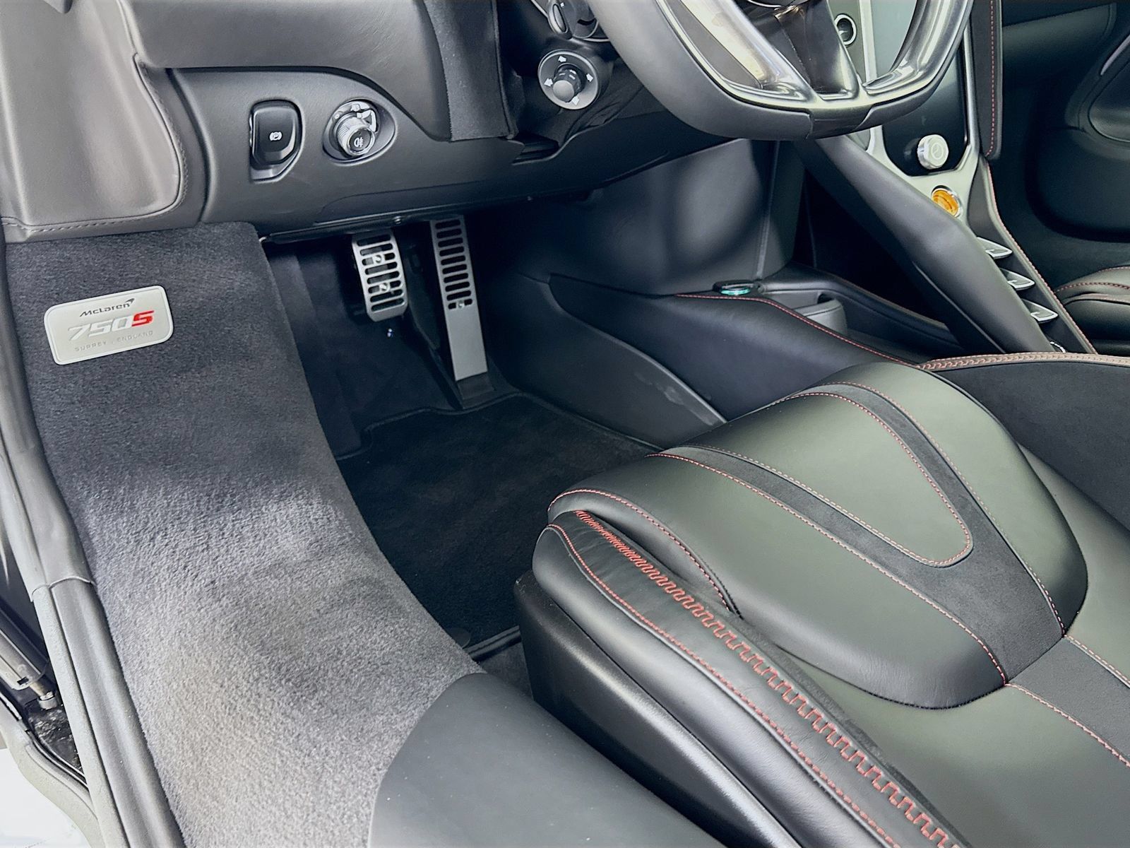 Used 2026 McLaren 750S Spider RWD image 22