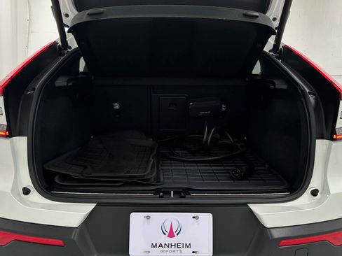 Used 2023 Volvo C40 P8 Recharge Ultimate w/ Protection Package Premier image 40