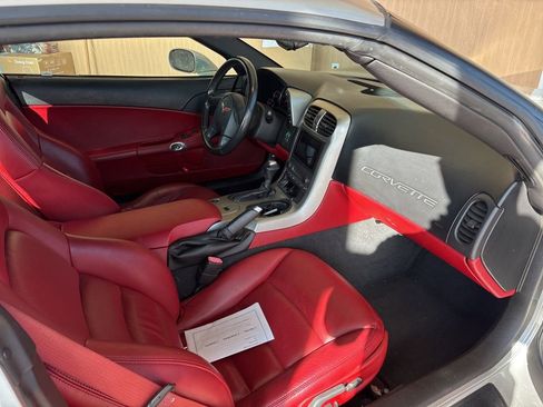 Used 2005 Chevrolet Corvette Coupe w/ Preferred Equipment Group RWD image 19