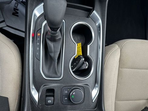 Certified 2022 Chevrolet Traverse LS image 17