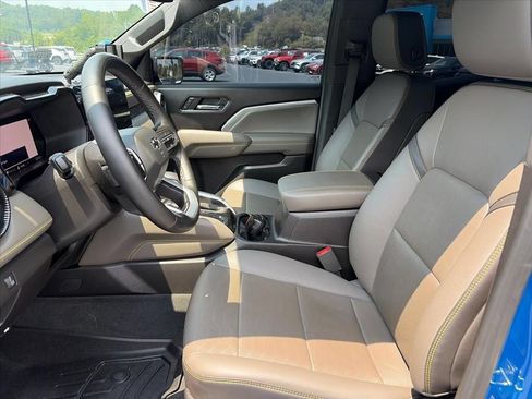 Used 2023 Chevrolet Colorado ZR2 w/ ZR2 Convenience Package III AWD/4WD image 26