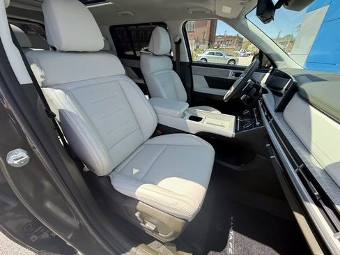 Used 2025 Hyundai Santa Fe Calligraphy image 25