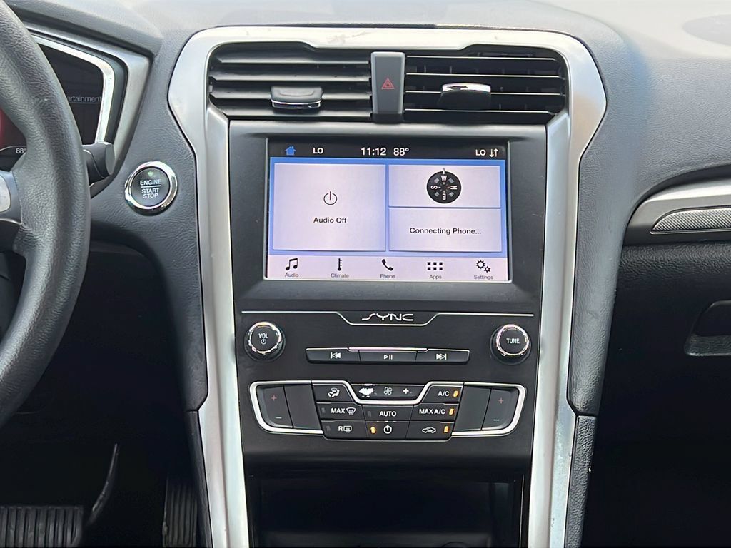 Used 2019 Ford Fusion SE FWD image 13
