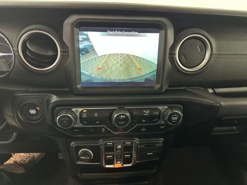 Used 2022 Jeep Wrangler Unlimited Sahara w/ Cold Weather Group image 22