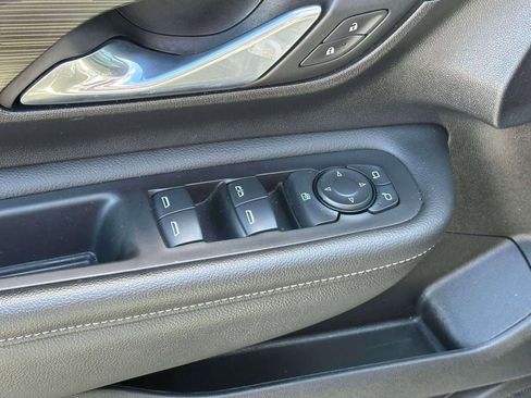 Used 2024 GMC Terrain SLE image 17