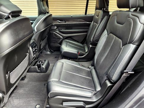 Used 2022 Jeep Grand Cherokee L Overland w/ Luxury Tech Group IV image 12