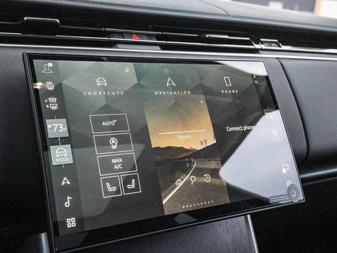 New 2025 Land Rover Range Rover Long Wheelbase SE image 34