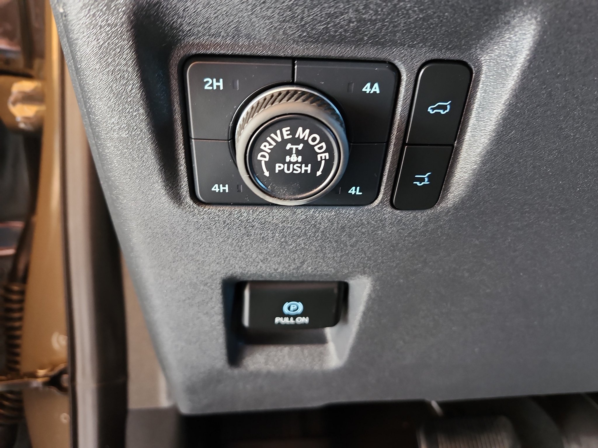 Used 2025 Ford Expedition Tremor AWD/4WD image 8
