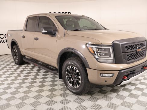 Used 2021 Nissan Titan PRO-4X w/ Pro-4x Convenience Package AWD/4WD image 1