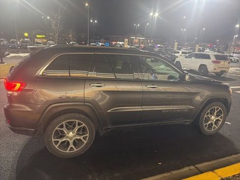 Used 2019 Jeep Grand Cherokee Limited image 11