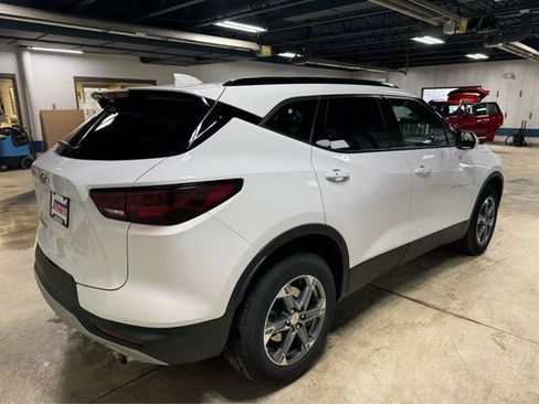Certified 2025 Chevrolet Blazer LT w/ Convenience Package AWD/4WD image 4
