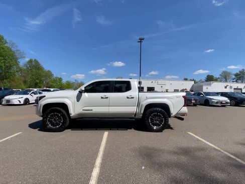 Used 2024 Toyota Tacoma TRD Sport w/ TRD Sport Upgrade Package AWD/4WD image 13