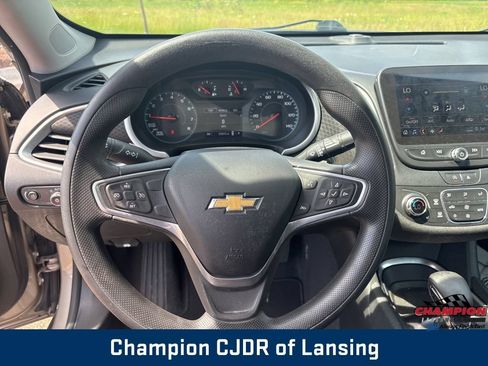 Used 2022 Chevrolet Malibu LT FWD image 20