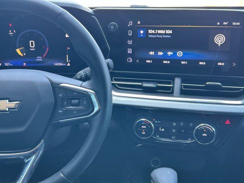 Used 2025 Chevrolet Trax LT w/ Driver Confidence Package image 14