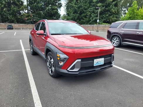 Used 2024 Hyundai Kona SEL w/ Convenience Package FWD image 2