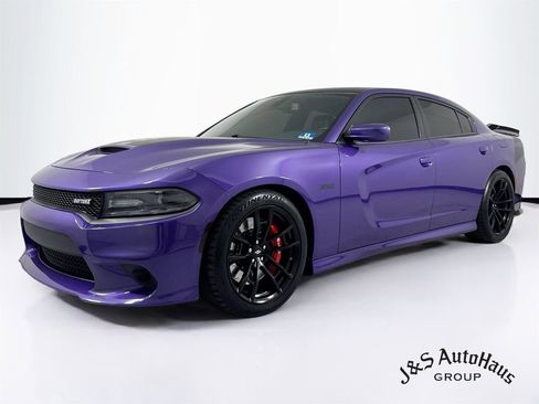 Used 2018 Dodge Charger R/T RWD image 3