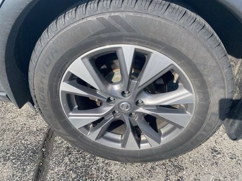 Used 2018 Nissan Murano SL w/ Cargo Package AWD/4WD image 8