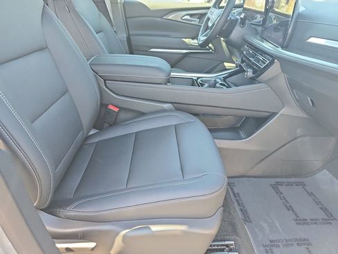 New 2026 Chevrolet Traverse LT w/ Sun and Wheel Package image 10