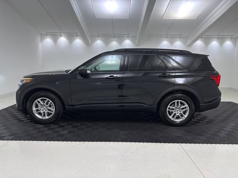 New 2026 Ford Explorer Active RWD image 4