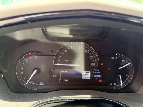 Used 2017 Cadillac XT5 Luxury w/ LPO, Wheel Lock Package FWD image 16